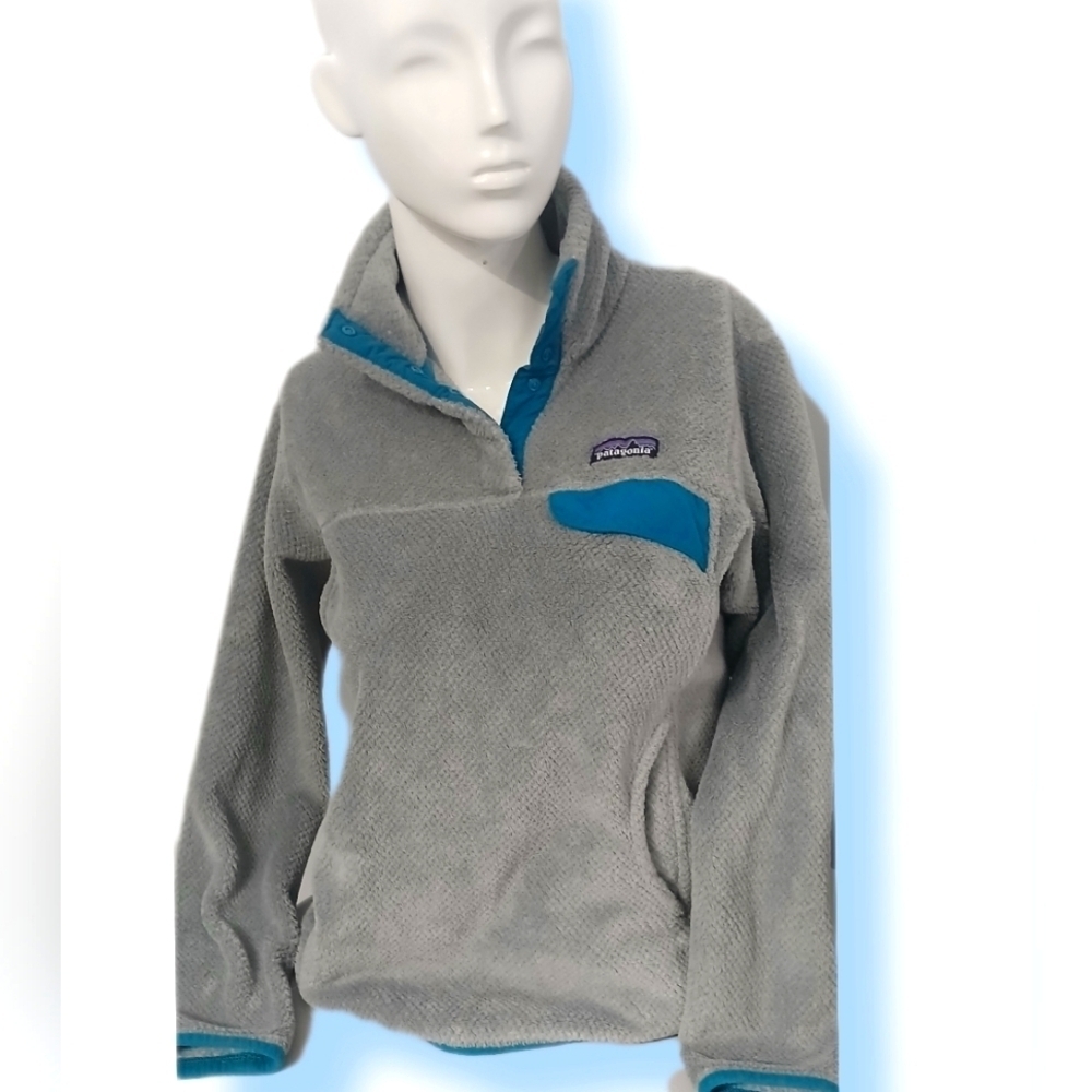 Patagonia Gray and Blue Fleece Pullover, small size, pre-owned excellent conditi